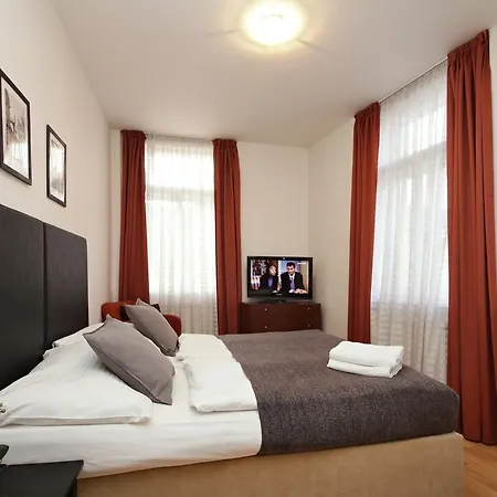 Theatre Apartment *