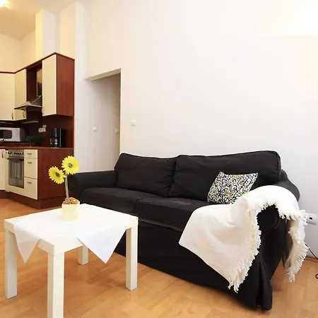 Apartment Theatre Prague